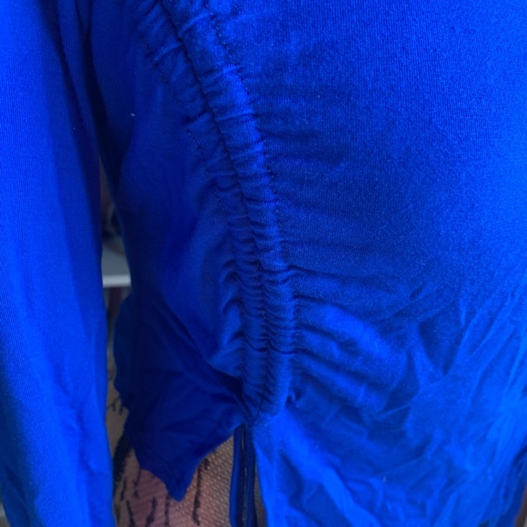 DONATED Cute cropped gathered top - Picture 2 of 4